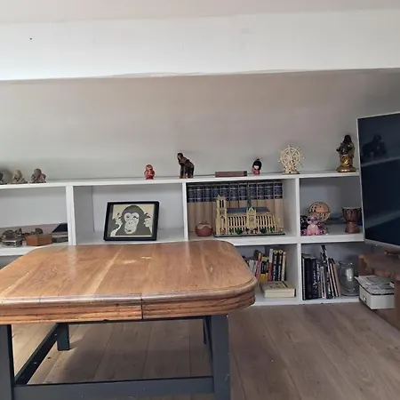 Apparemment Independant Dans Maison A Apartment *