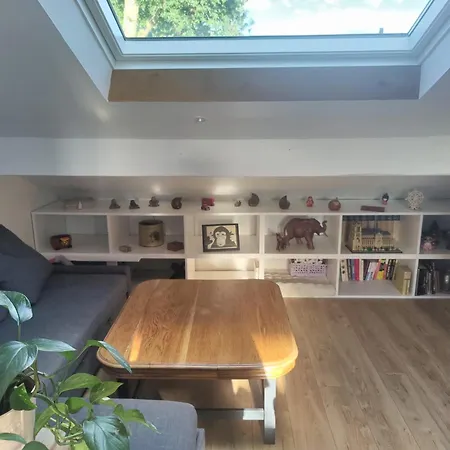 Apparemment Independant Dans Maison A Apartment *